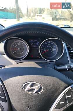 Седан Hyundai Elantra 2015 в Ахтырке