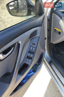 Седан Hyundai Elantra 2015 в Ахтырке