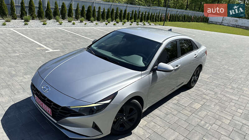 Седан Hyundai Elantra 2022 в Луцке