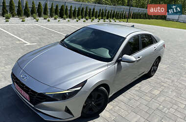 Седан Hyundai Elantra 2022 в 