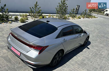 Седан Hyundai Elantra 2022 в 