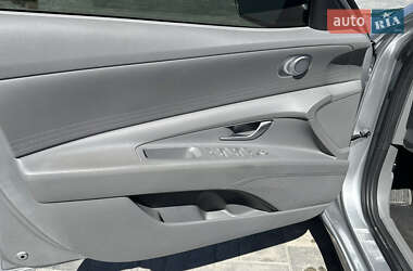 Седан Hyundai Elantra 2022 в 