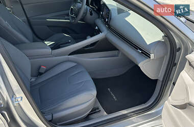 Седан Hyundai Elantra 2022 в 