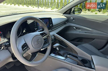 Седан Hyundai Elantra 2022 в 