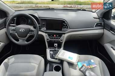 Седан Hyundai Elantra 2016 в 