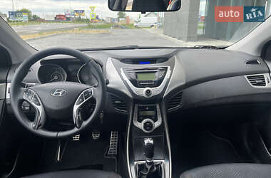 Седан Hyundai Elantra 2011 в 