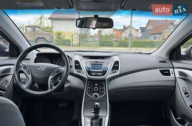 Седан Hyundai Elantra 2014 в 