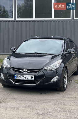 Седан Hyundai Elantra 2013 в Старом Селе