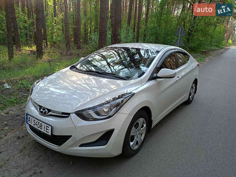 Седан Hyundai Elantra 2014 в Киеве
