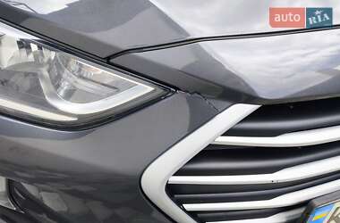 Седан Hyundai Elantra 2018 в 