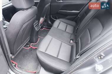 Седан Hyundai Elantra 2018 в 