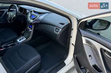 Седан Hyundai Elantra 2012 в 