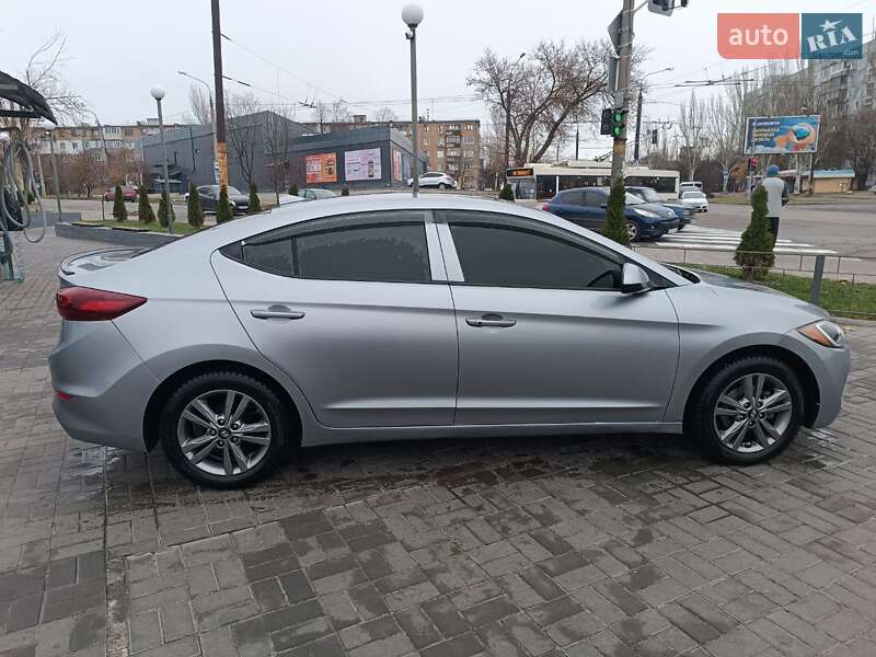 Седан Hyundai Elantra 2016 в Запоріжжі