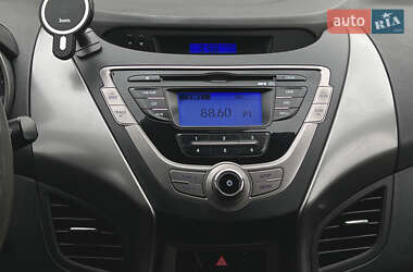 Седан Hyundai Elantra 2013 в 
