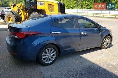 Седан Hyundai Elantra 2015 в 