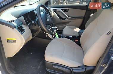 Седан Hyundai Elantra 2015 в 