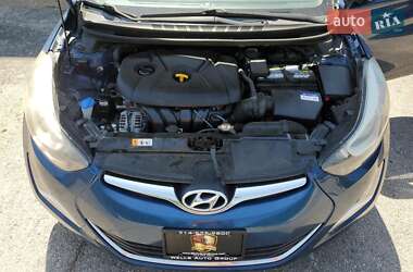 Седан Hyundai Elantra 2015 в 