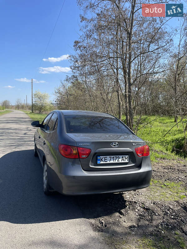 Седан Hyundai Elantra 2008 в Павлограді