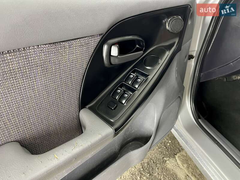 Седан Hyundai Elantra 2005 в Тернополе
