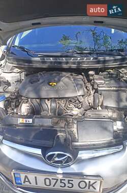Седан Hyundai Elantra 2014 в 