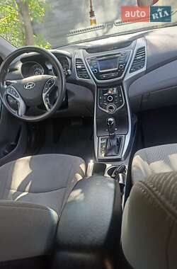 Седан Hyundai Elantra 2014 в 