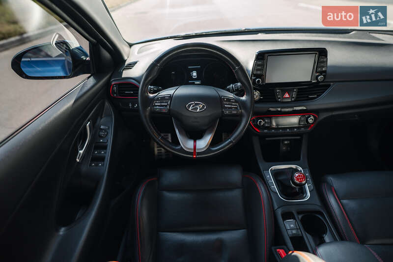 Хэтчбек Hyundai Elantra 2017 в Полтаве