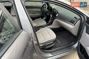 Седан Hyundai Elantra 2017 в 
