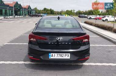 Седан Hyundai Elantra 2018 в 