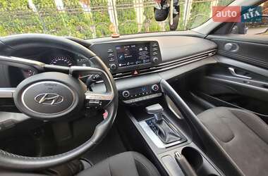 Седан Hyundai Elantra 2021 в 