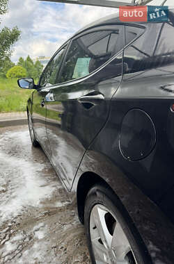 Седан Hyundai Elantra 2013 в 