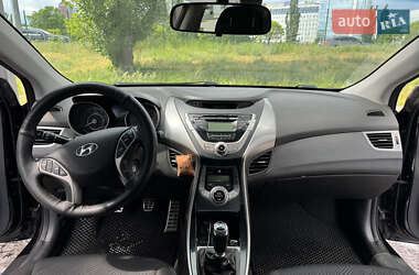 Седан Hyundai Elantra 2013 в 