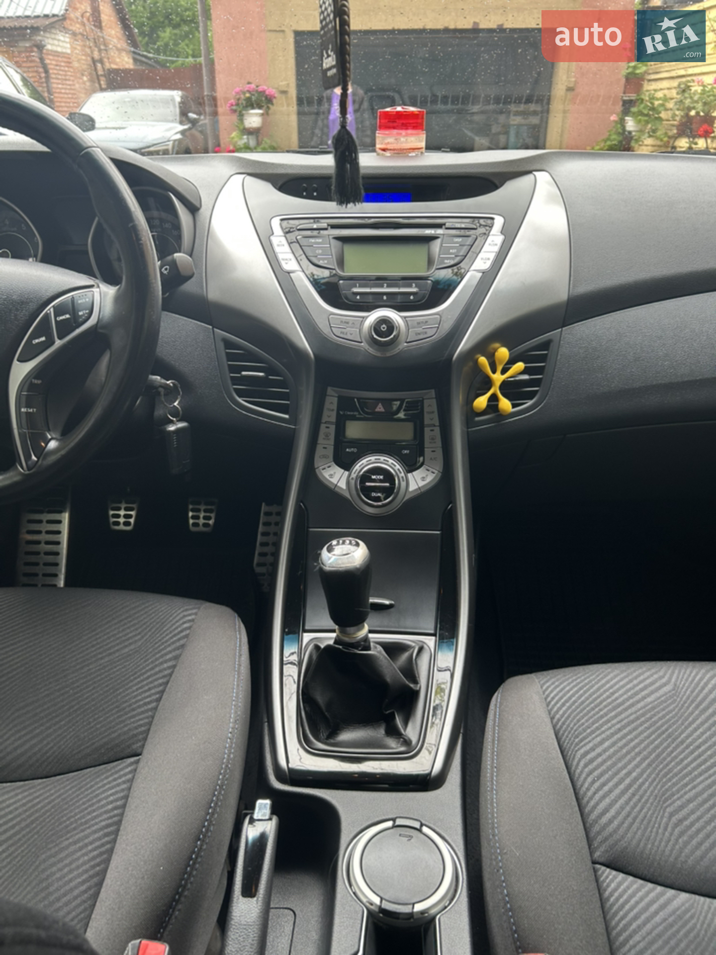 2013 Hyundai Elantra - мініатюра 17