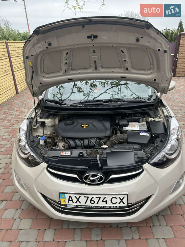 Седан Hyundai Elantra 2013 в Харкові фото 24 Седан Hyundai Elantra 2013 в Харкові