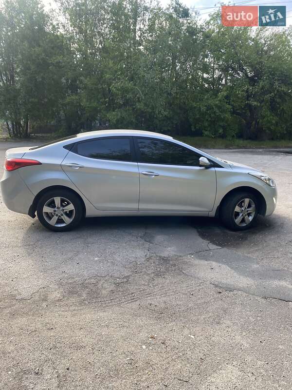 Седан Hyundai Elantra 2012 в Дніпрі