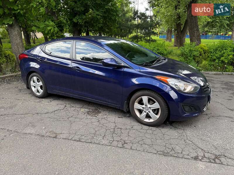 Седан Hyundai Elantra 2013 в Киеве
