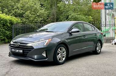Седан Hyundai Elantra 2019 в 