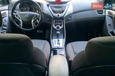 Седан Hyundai Elantra 2012 в 
