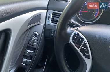 Седан Hyundai Elantra 2012 в 