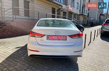 Седан Hyundai Elantra 2016 в 