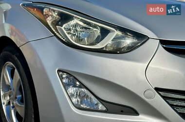Седан Hyundai Elantra 2015 в 