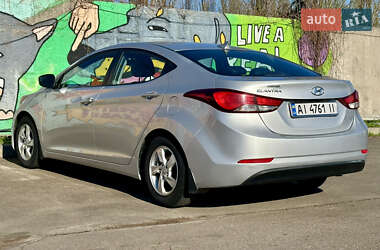 Седан Hyundai Elantra 2015 в 