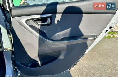 Седан Hyundai Elantra 2015 в 