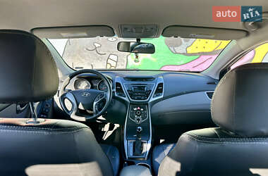 Седан Hyundai Elantra 2015 в 