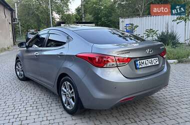 Седан Hyundai Elantra 2012 в 