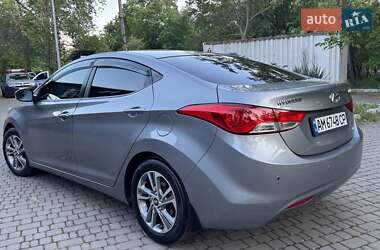Седан Hyundai Elantra 2012 в 