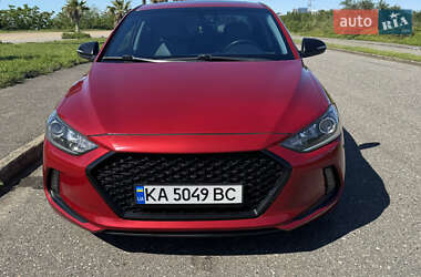 Седан Hyundai Elantra 2016 в Києві