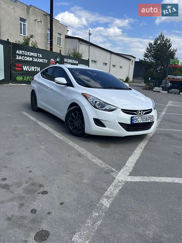 Hyundai Elantra 2013