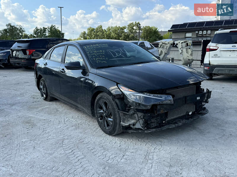 Седан Hyundai Elantra 2022 в 