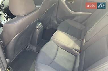 Седан Hyundai Elantra 2013 в 