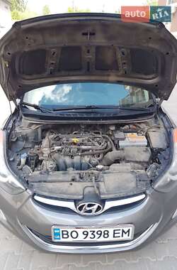 Седан Hyundai Elantra 2013 в 